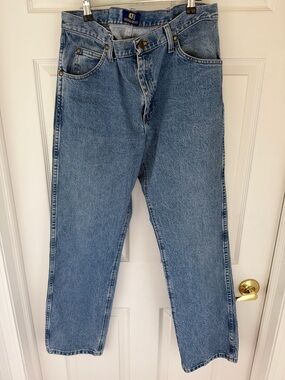 Wrangler Men's 47MWZ Straight Jeans in Mid Blue Wash